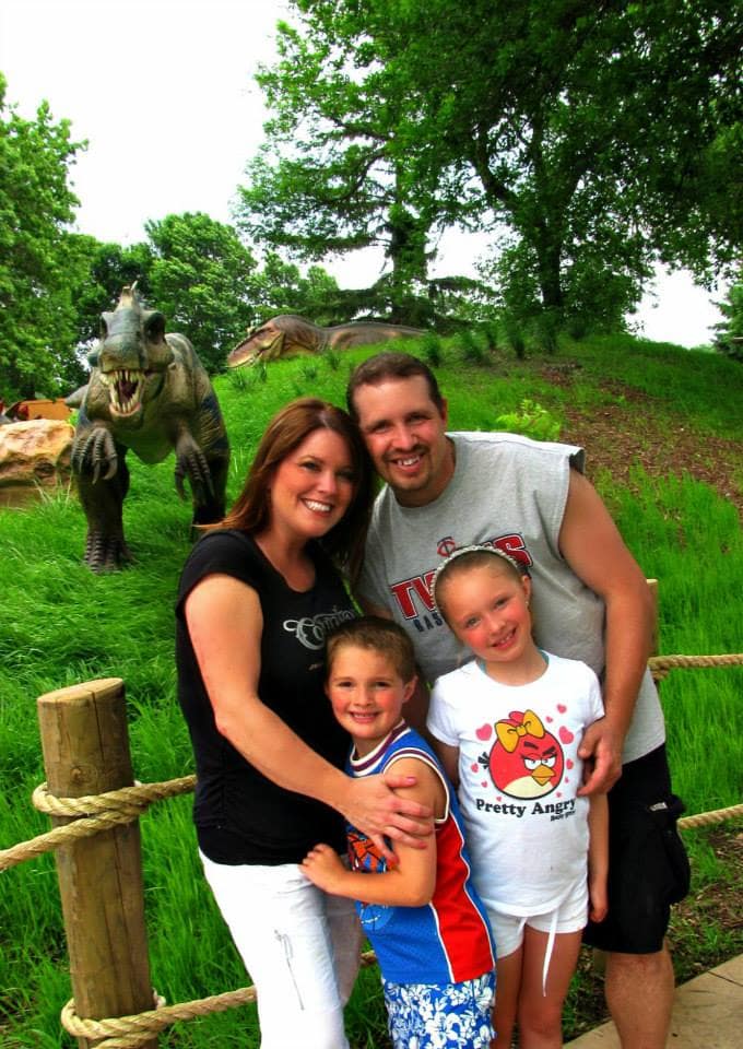 Kelly Olsen's success story with her family at zoo